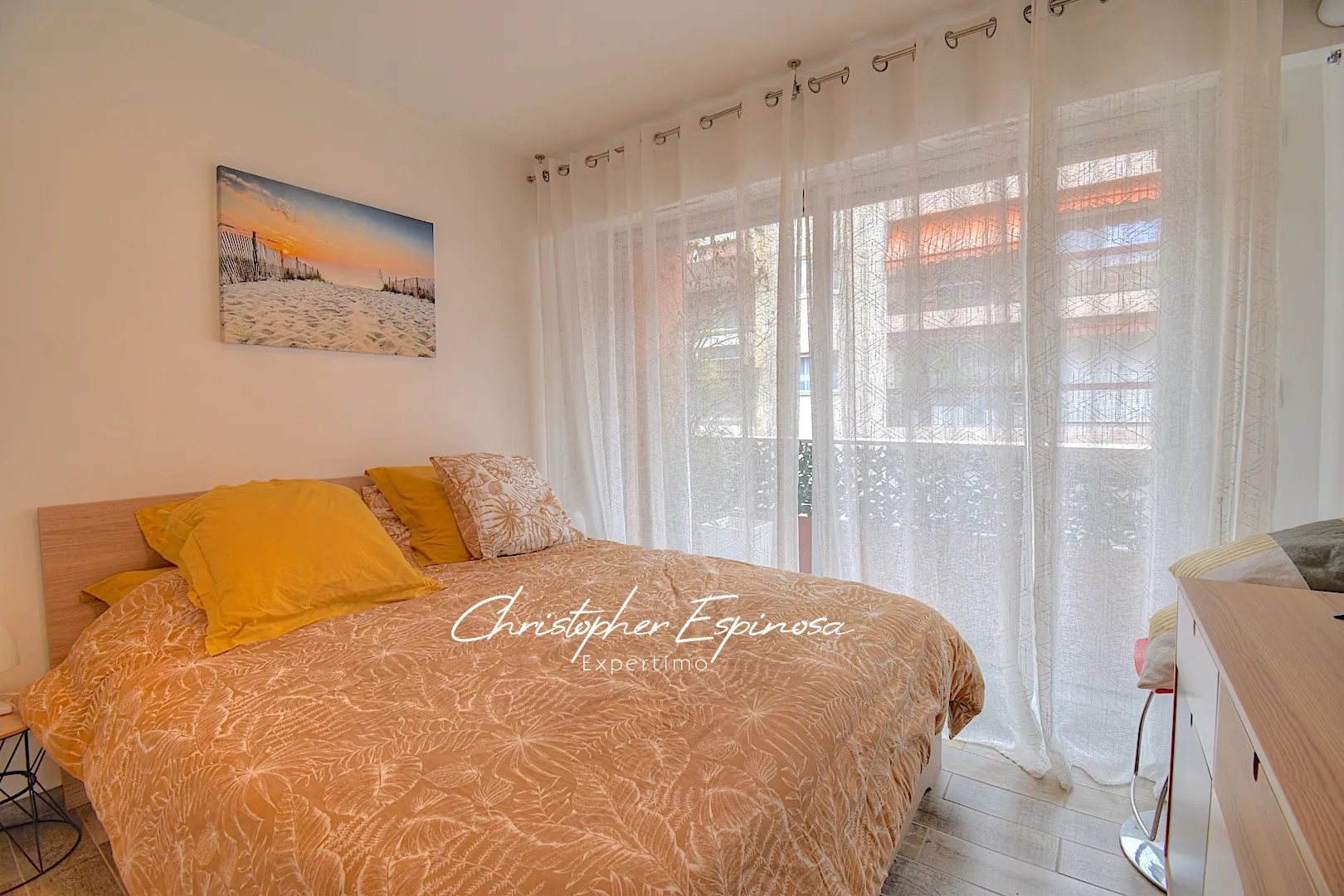 Appartement 2 pièces rénové à Antibes proche du Vieil Antibes 