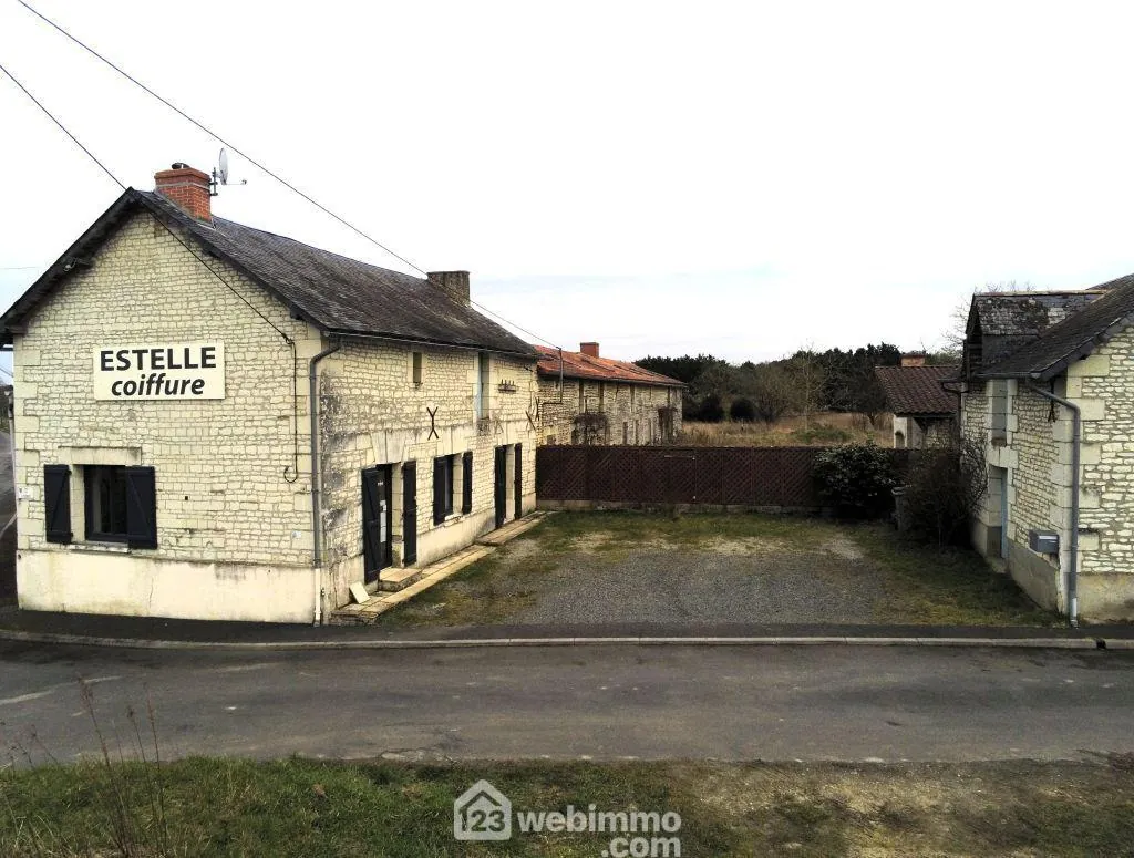 Commerce de 57 m² à Berthegon, ancien salon de coiffure à rénover ou transformer en habitation 