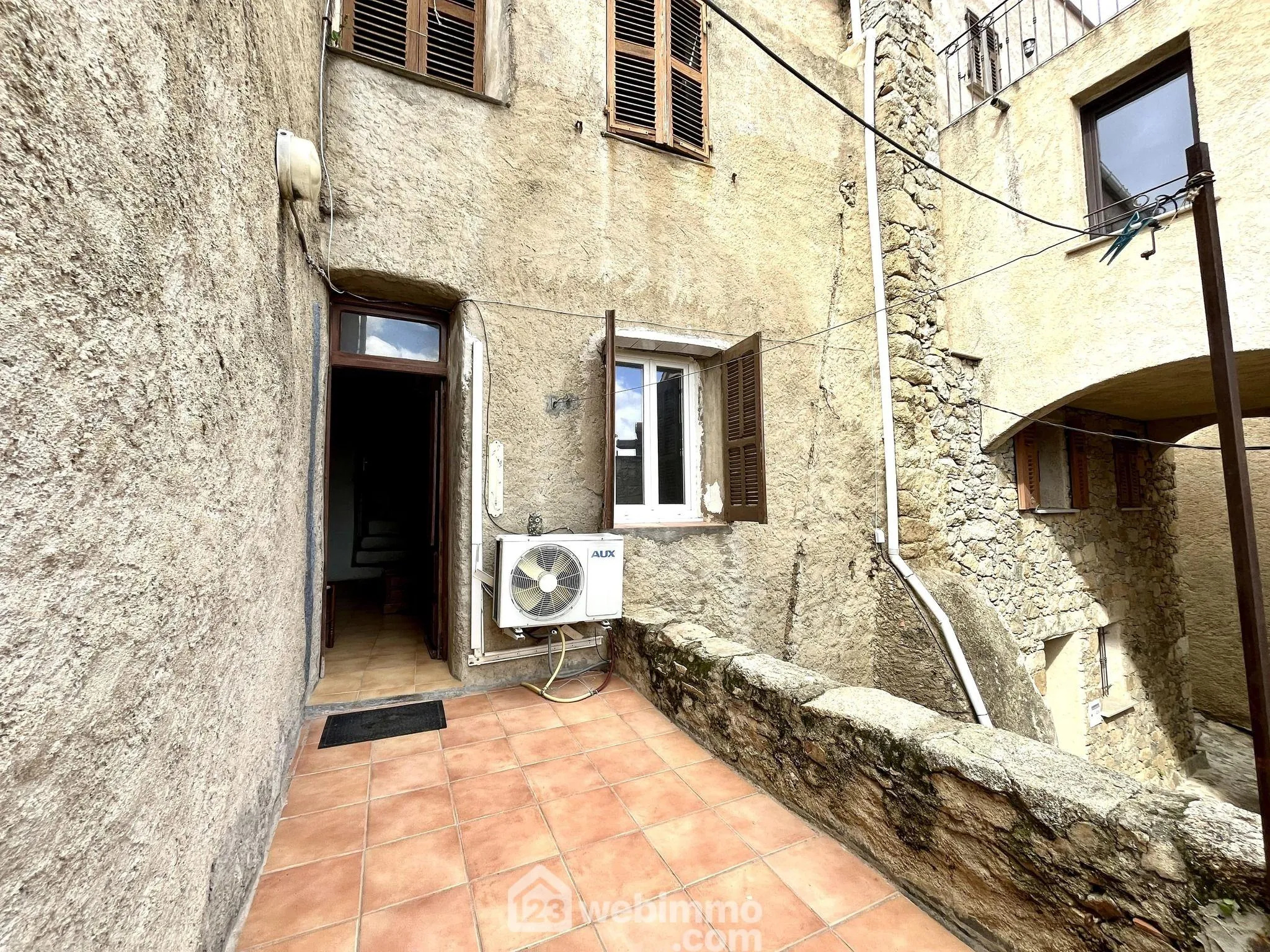 Appartement à rénover avec terrasse et jardin à Santa Reparata, idéal investissement 