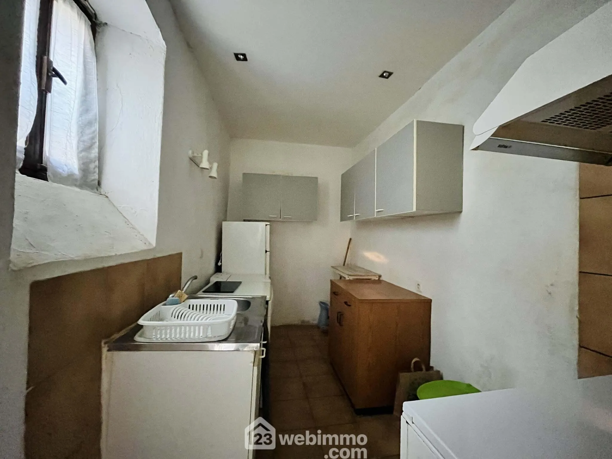 Appartement à rénover avec terrasse et jardin à Santa Reparata, idéal investissement 
