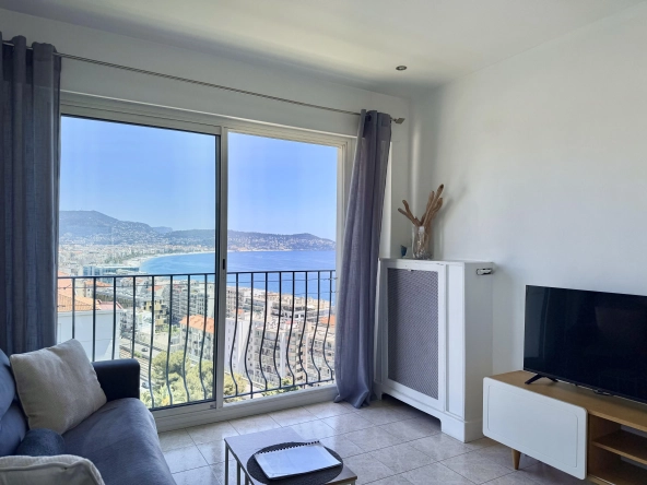 Appartement type studio bis de 30 m² avec vue mer à Fabron, Nice