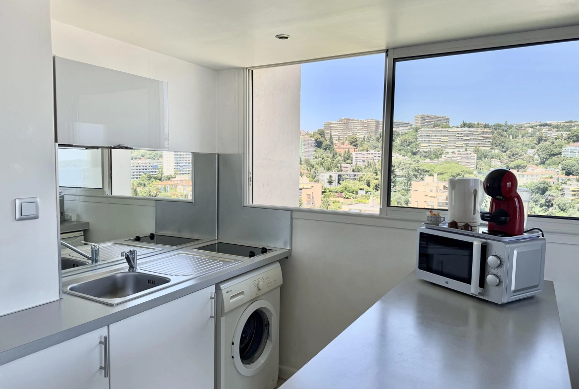 Appartement type studio bis de 30 m² avec vue mer à Fabron, Nice 