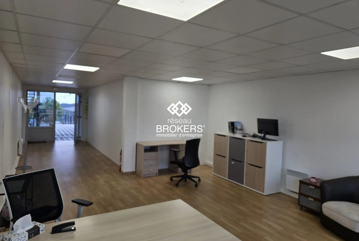 Bureaux à vendre à Villiers-Le-Bel - 56 m² dans immeuble récent 