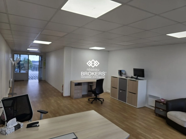 Bureaux à vendre à Villiers-Le-Bel - 56 m² dans immeuble récent