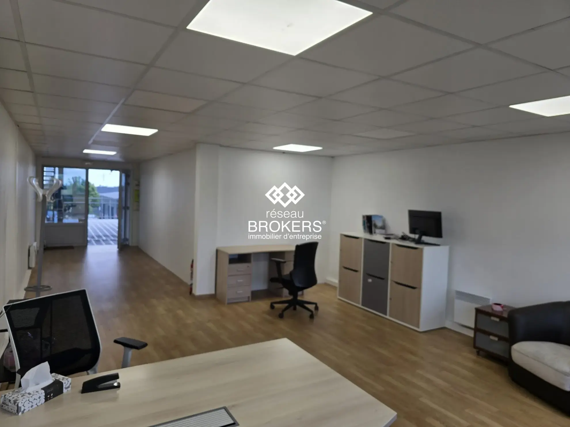 Bureaux à vendre à Villiers-Le-Bel - 56 m² dans immeuble récent 