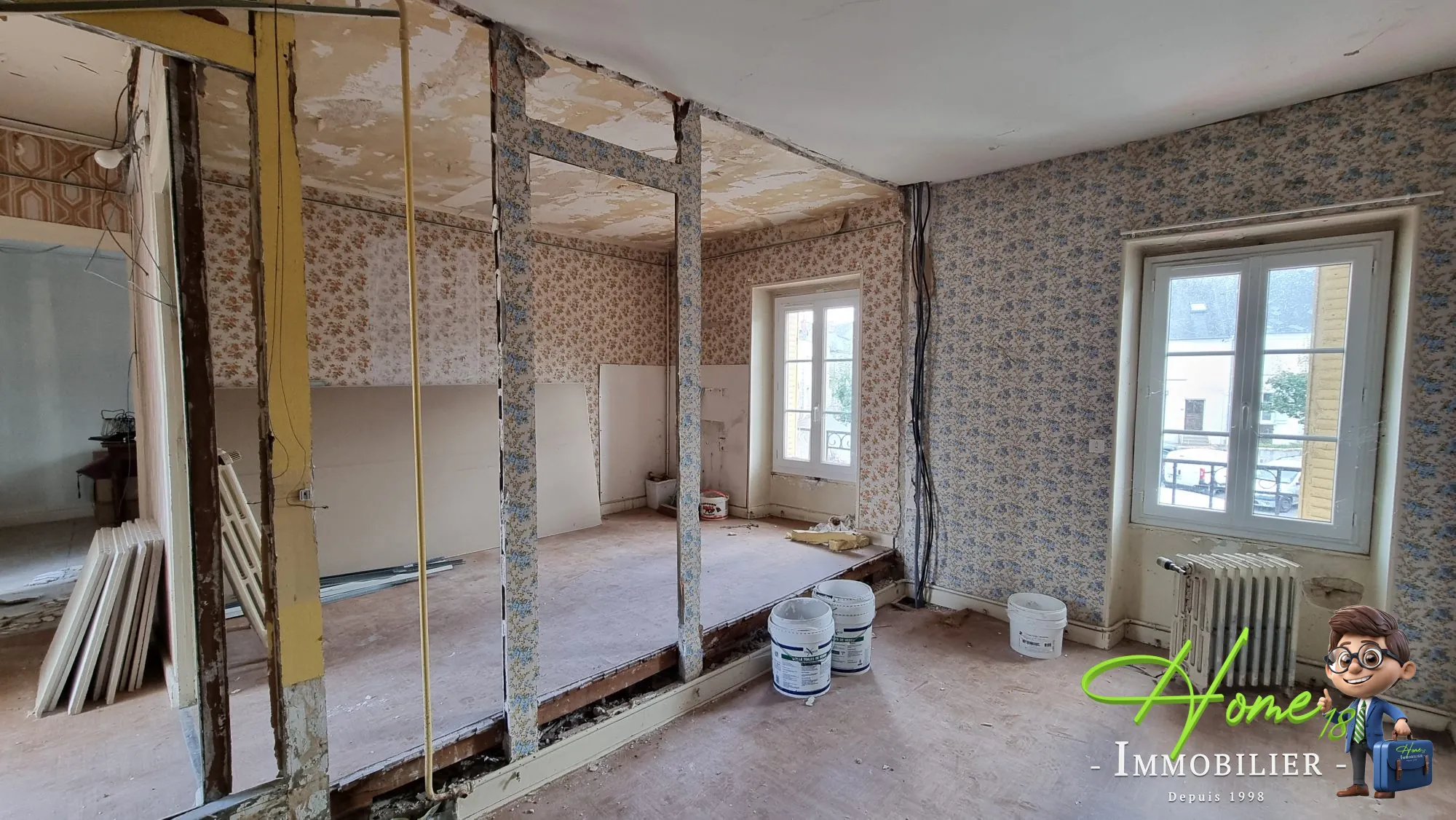 Maison à vendre à Les Aix d'Angillon - Charme et potentiel historique 