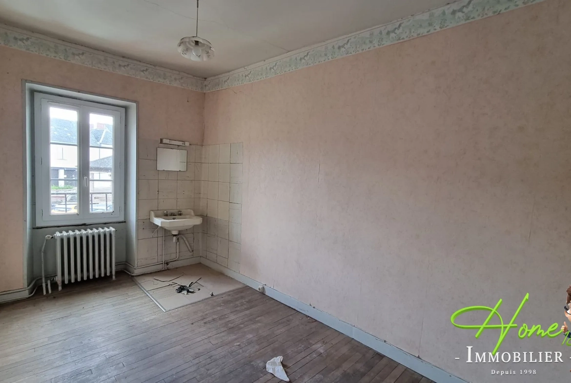Maison à vendre à Les Aix d'Angillon - Charme et potentiel historique 