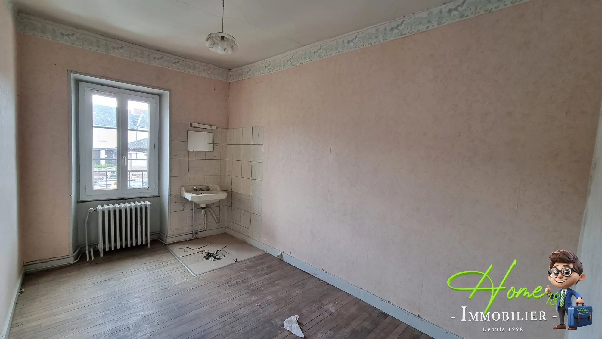 Maison à vendre à Les Aix d'Angillon - Charme et potentiel historique 