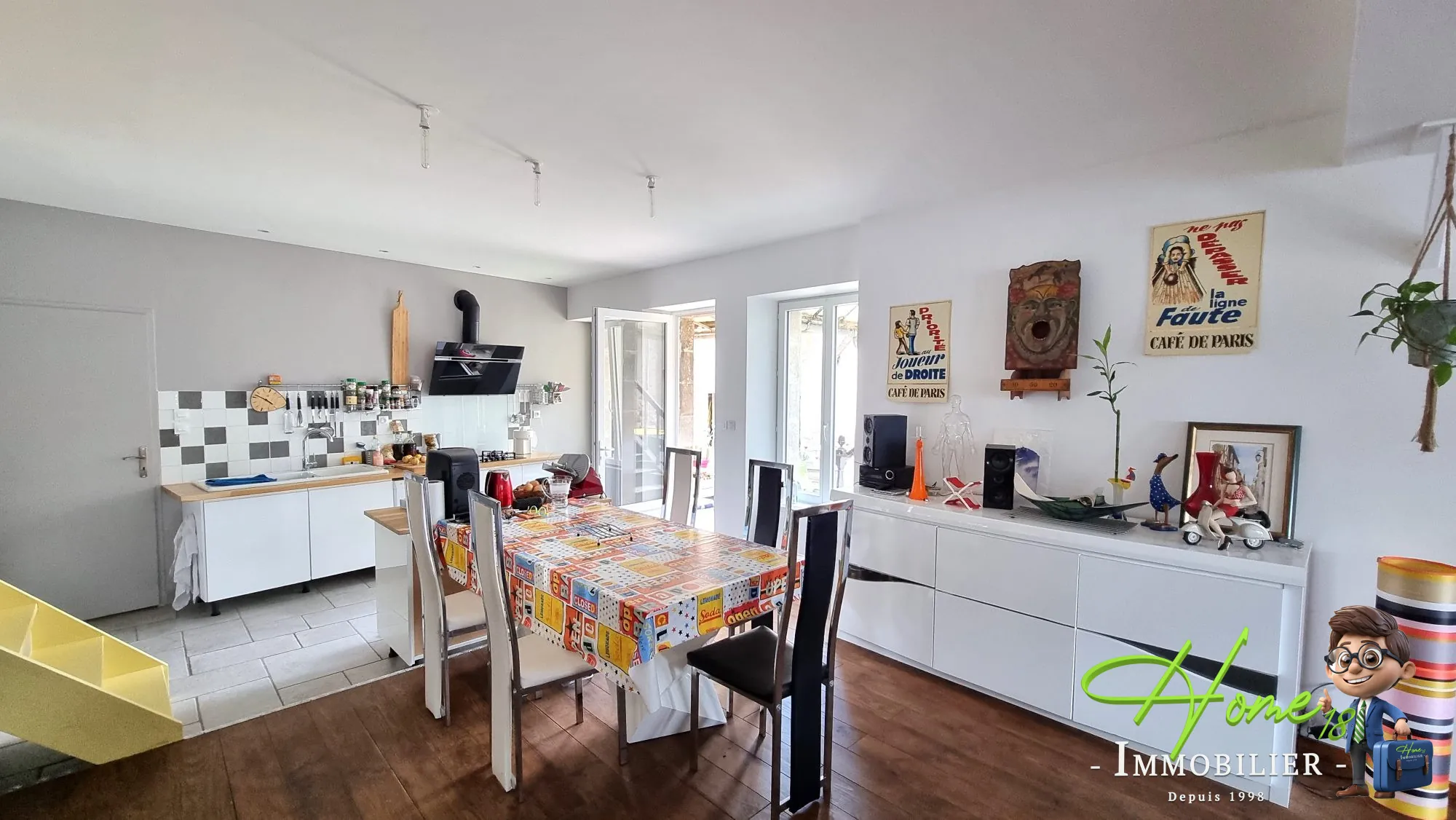 Maison à vendre à Les Aix d'Angillon - Charme et potentiel historique 