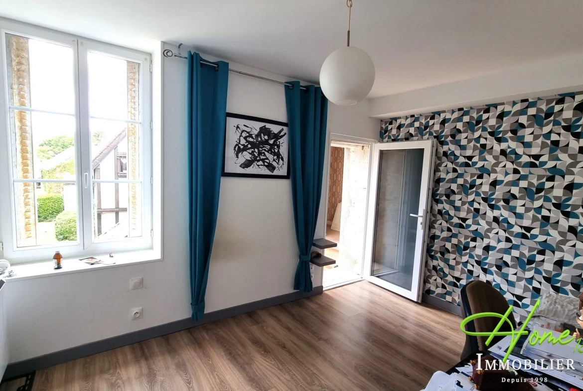 Maison à vendre à Les Aix d'Angillon - Charme et potentiel historique 