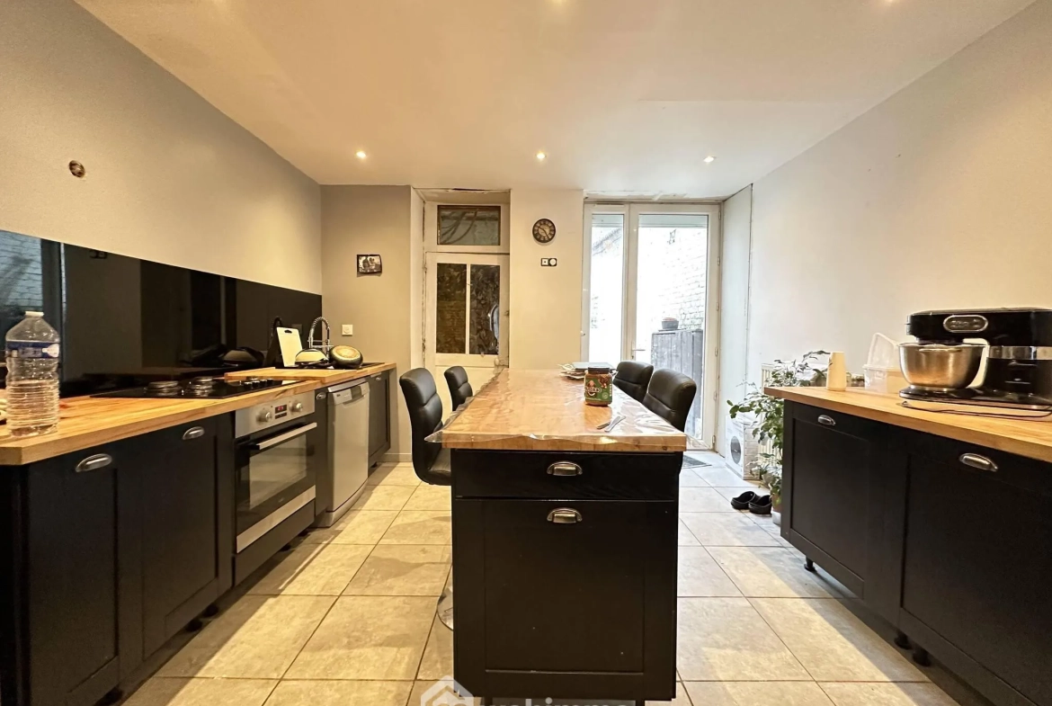 Maison en briques de 144 m² avec jardin à Liesse-Notre-Dame 