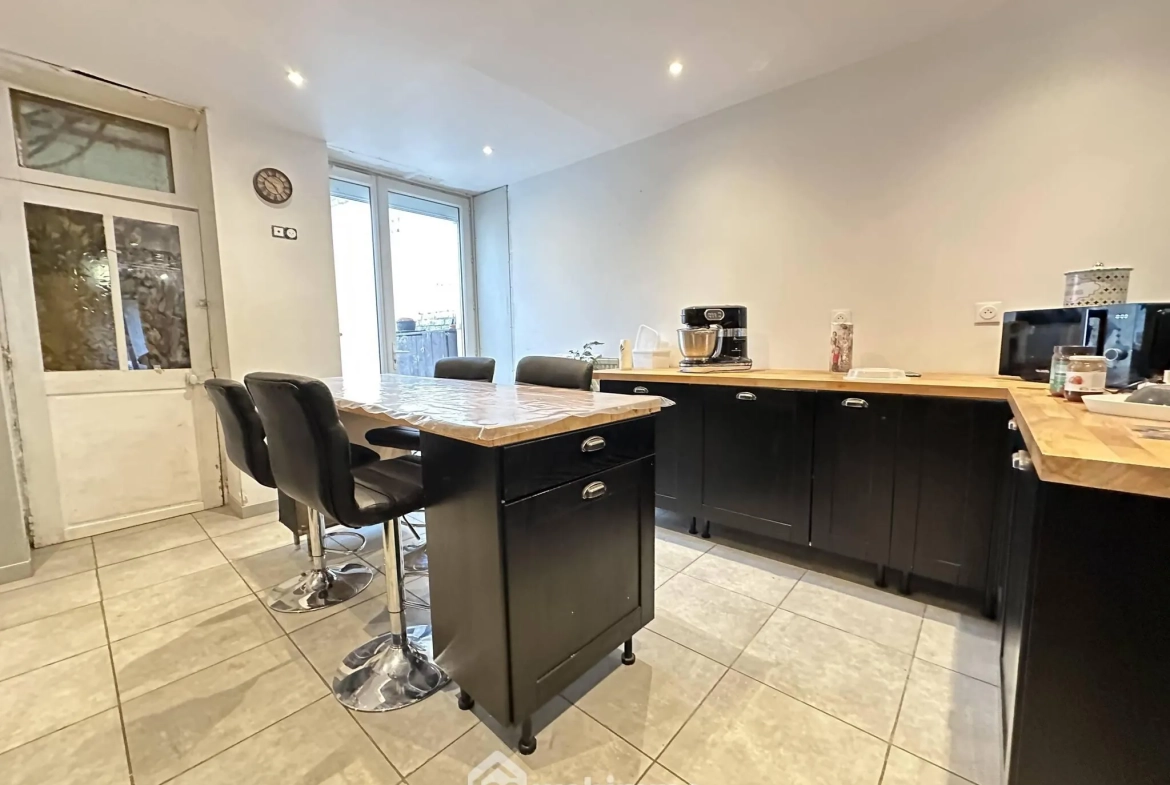 Maison en briques de 144 m² avec jardin à Liesse-Notre-Dame 