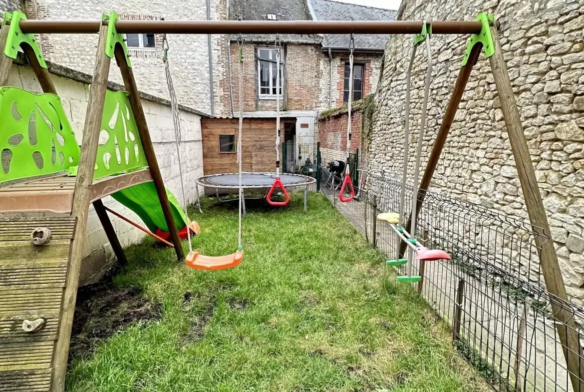 Maison en briques de 144 m² avec jardin à Liesse-Notre-Dame 