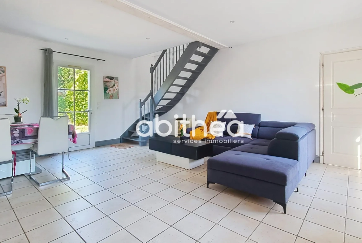 Maison familiale de 134 m² à Saint Genis de Saintonge avec 4 chambres et jardin 
