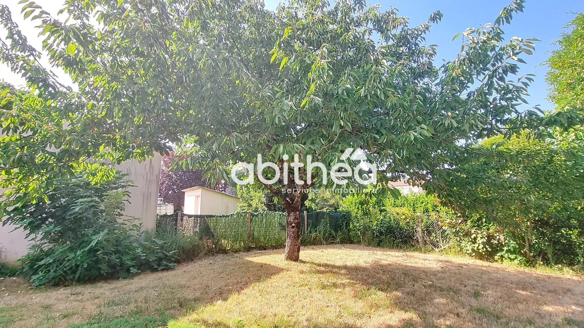 Maison familiale de 134 m² à Saint Genis de Saintonge avec 4 chambres et jardin 