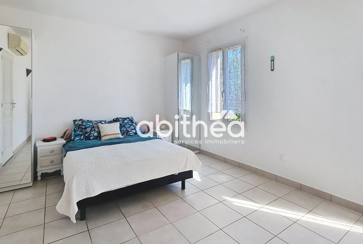 Maison familiale de 134 m² à Saint Genis de Saintonge avec 4 chambres et jardin 
