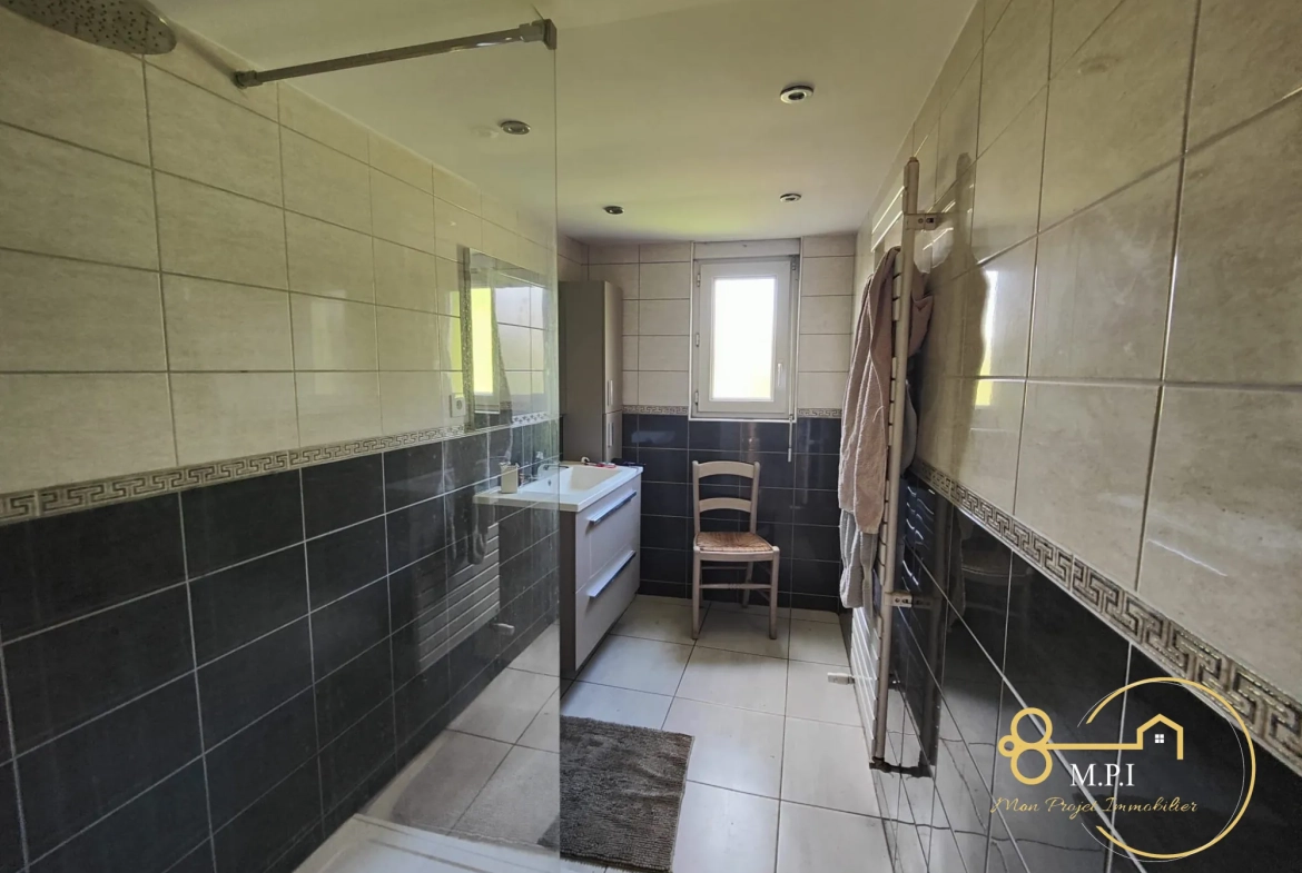 À vendre maison à Sées de 75 m² avec jardin et dépendance 