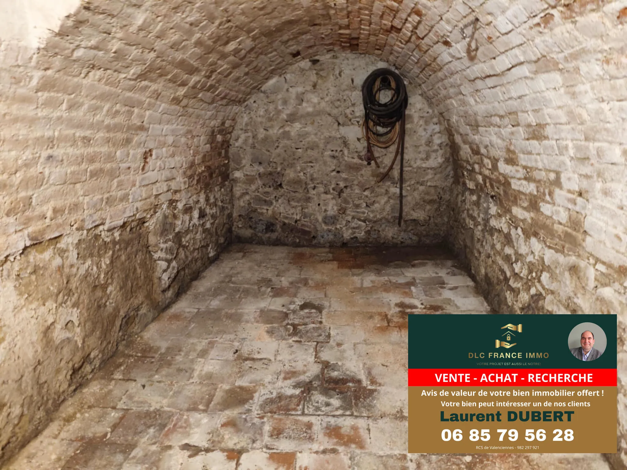 Ancienne ferme avec dépendances à Noyelles-sur-Sambre - 172 m² habitables, terrain de 1496 m² 