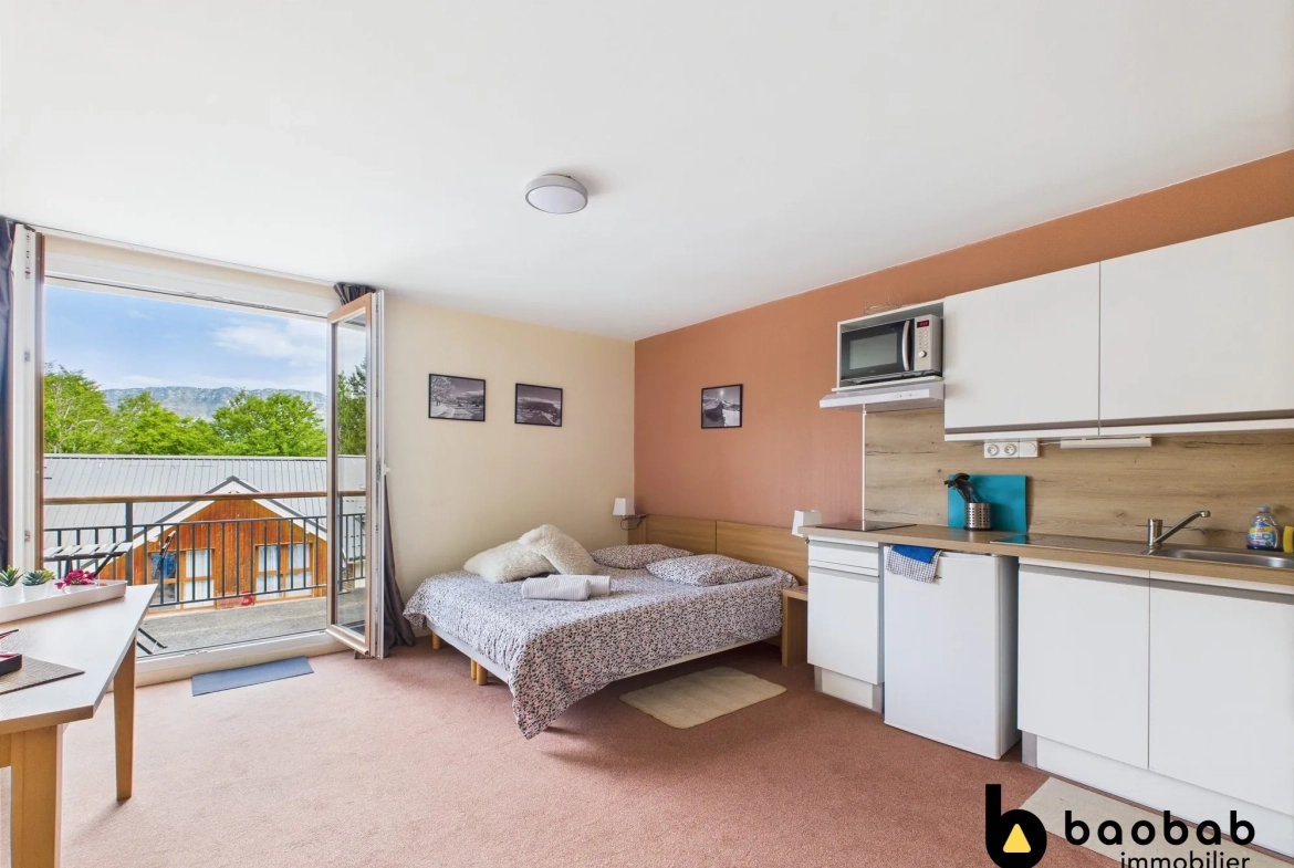 Studio à vendre à LES DESERTS - La Feclaz, résidence avec piscine et vue montagne 