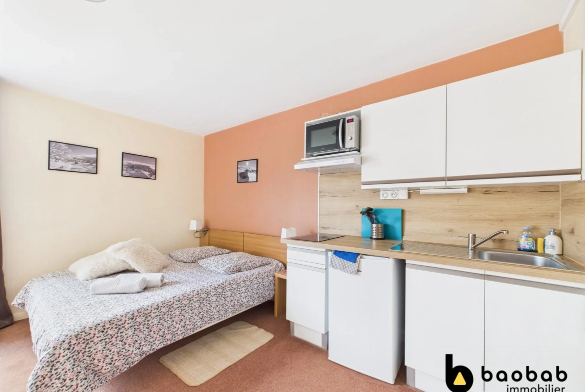 Studio à vendre à LES DESERTS - La Feclaz, résidence avec piscine et vue montagne 