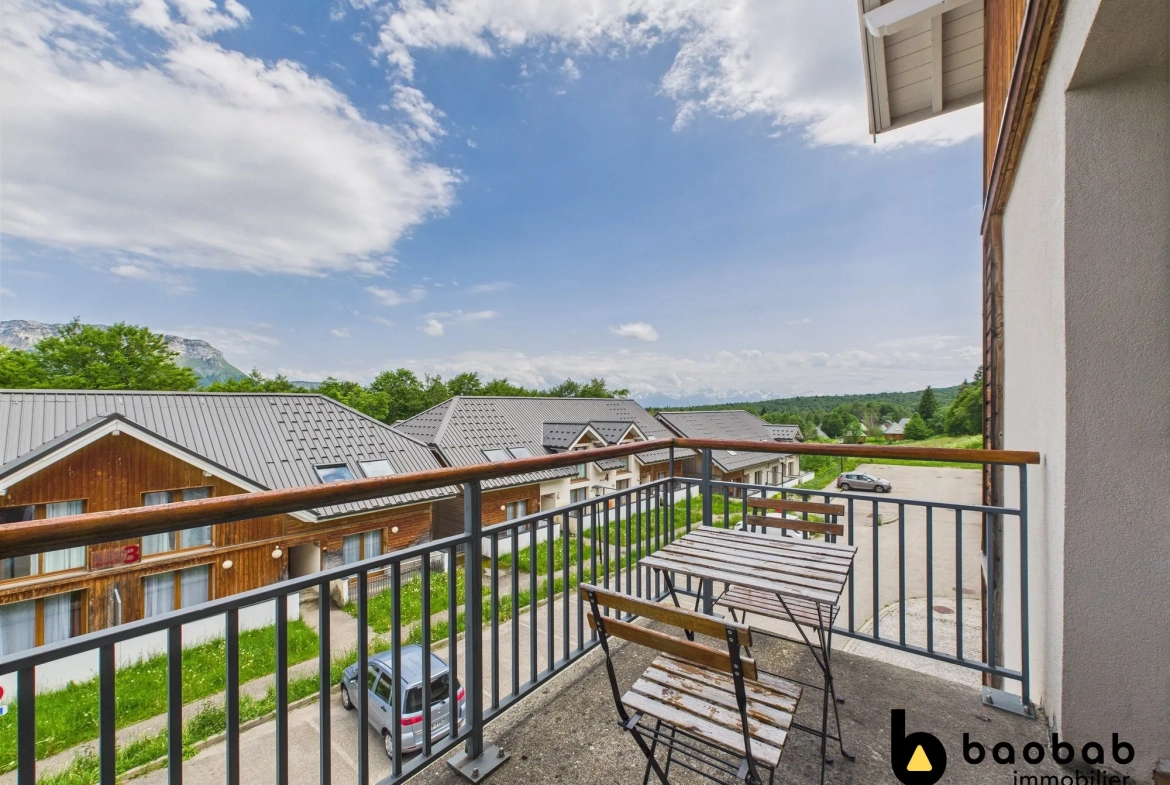 Studio à vendre à LES DESERTS - La Feclaz, résidence avec piscine et vue montagne 
