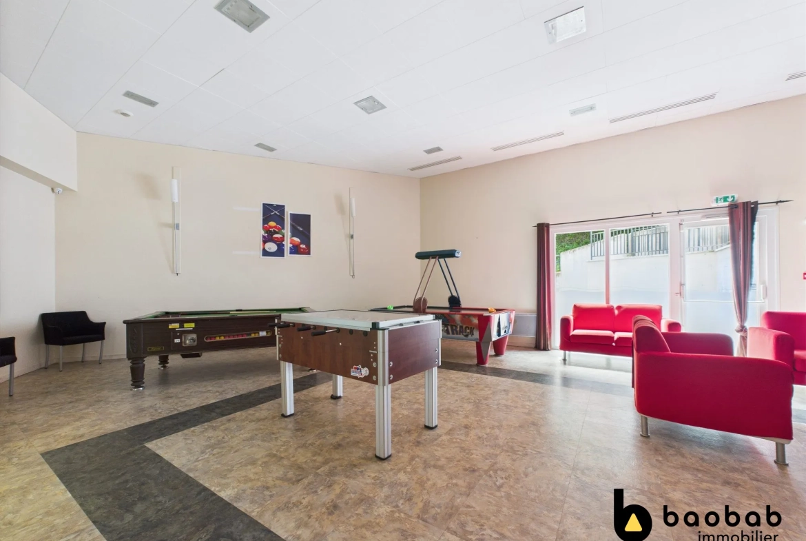 Studio à vendre à LES DESERTS - La Feclaz, résidence avec piscine et vue montagne 