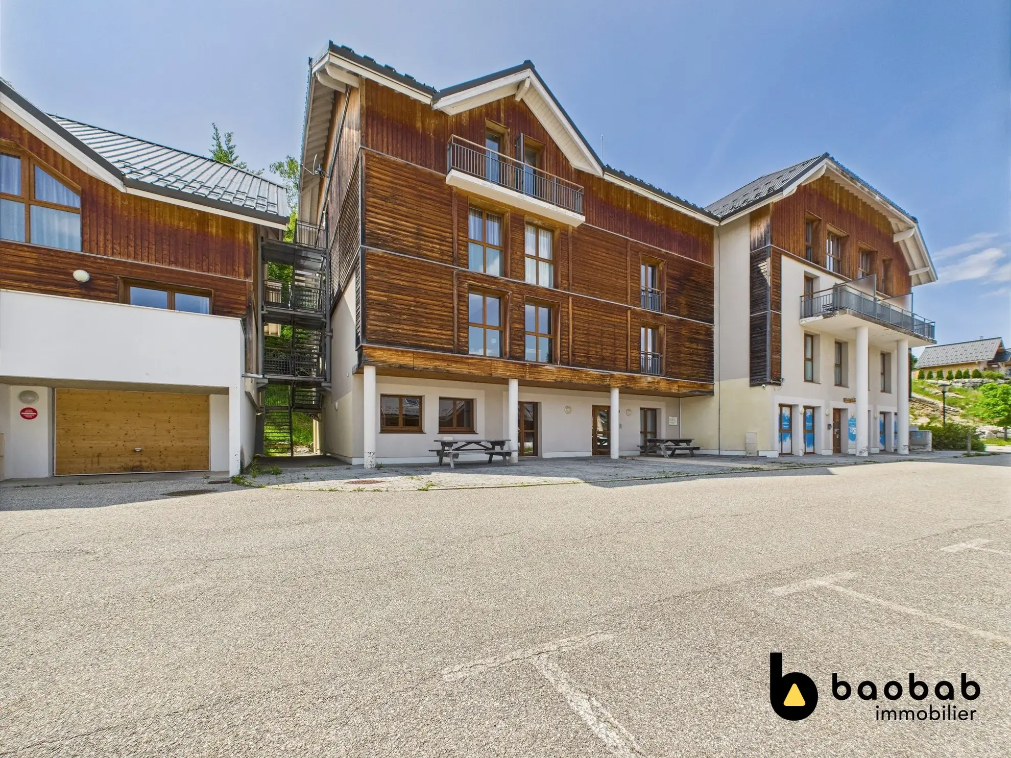 Studio à vendre à LES DESERTS - La Feclaz, résidence avec piscine et vue montagne 