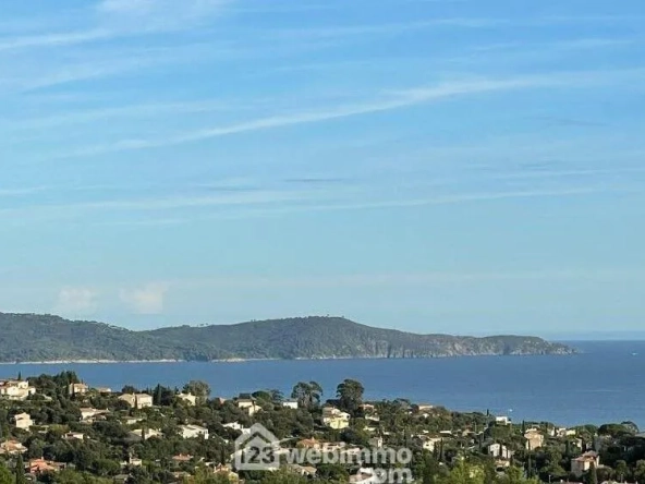 Spacieux duplex avec vue mer à Cavalaire-sur-Mer - 32m²