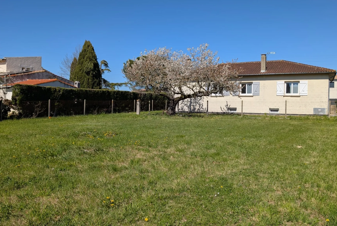 Terrain à bâtir de 931 m² à Daux pour votre projet de maison personnalisé 
