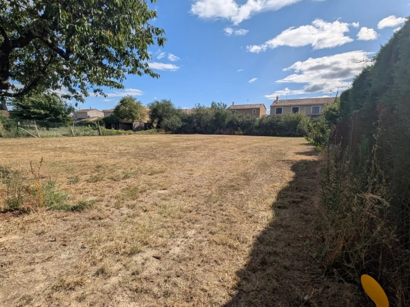 Terrain à bâtir de 931 m² à Daux pour votre projet de maison personnalisé