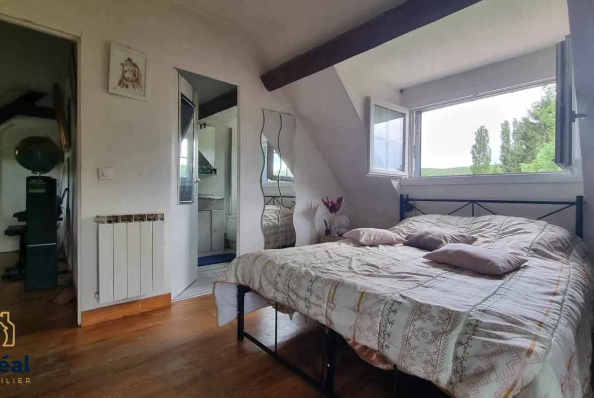 Maison en pierres de 84 m² à Harquency – 3 chambres, terrasse et vue dégagée 