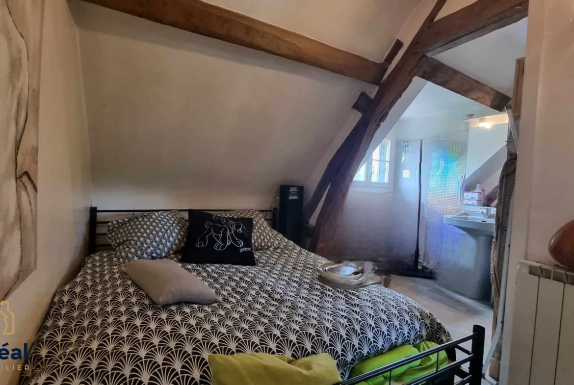 Maison en pierres de 84 m² à Harquency – 3 chambres, terrasse et vue dégagée 