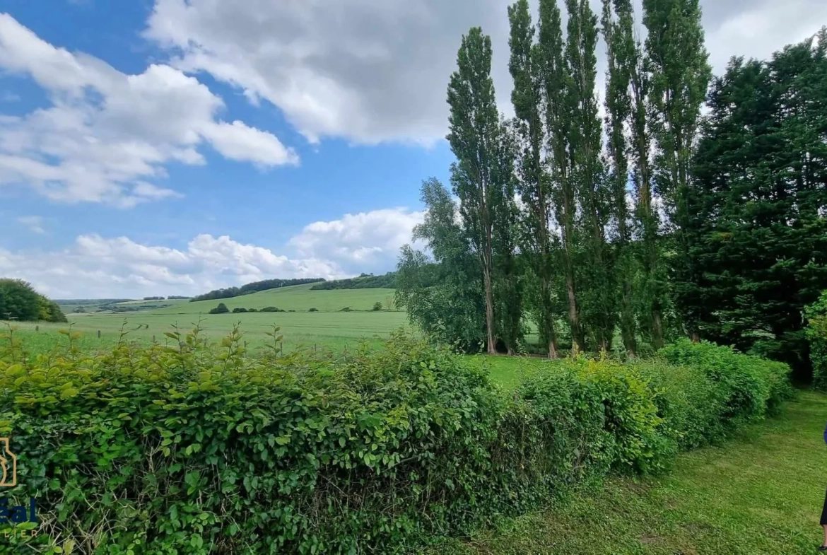 Maison en pierres de 84 m² à Harquency – 3 chambres, terrasse et vue dégagée 