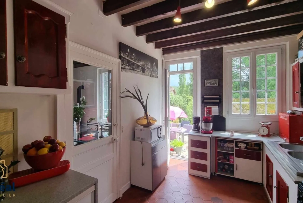 Maison en pierres de 84 m² à Harquency – 3 chambres, terrasse et vue dégagée 