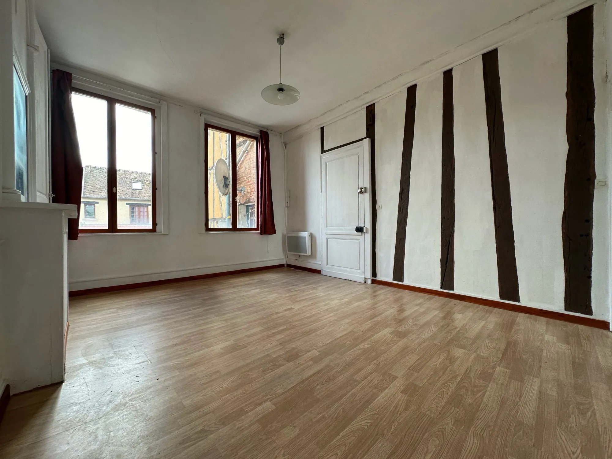 Appartement 2 pièces à Louviers en centre-ville proche commerces 