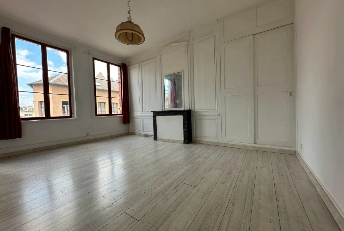 Appartement 2 pièces à Louviers en centre-ville proche commerces 