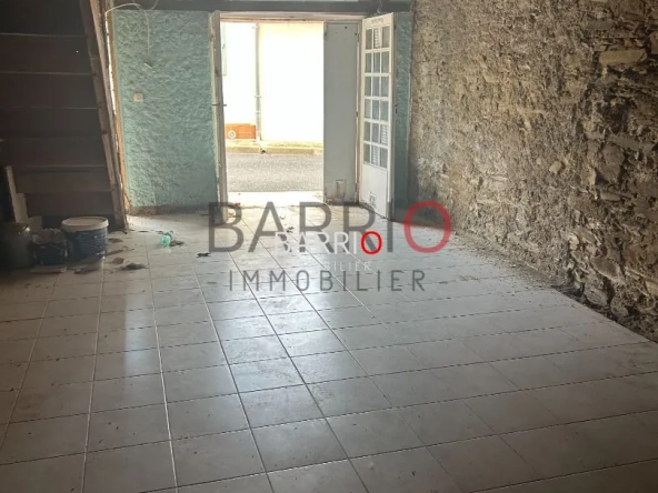Appartement à fort potentiel à Port-Vendres - Investissez dans la rénovation
