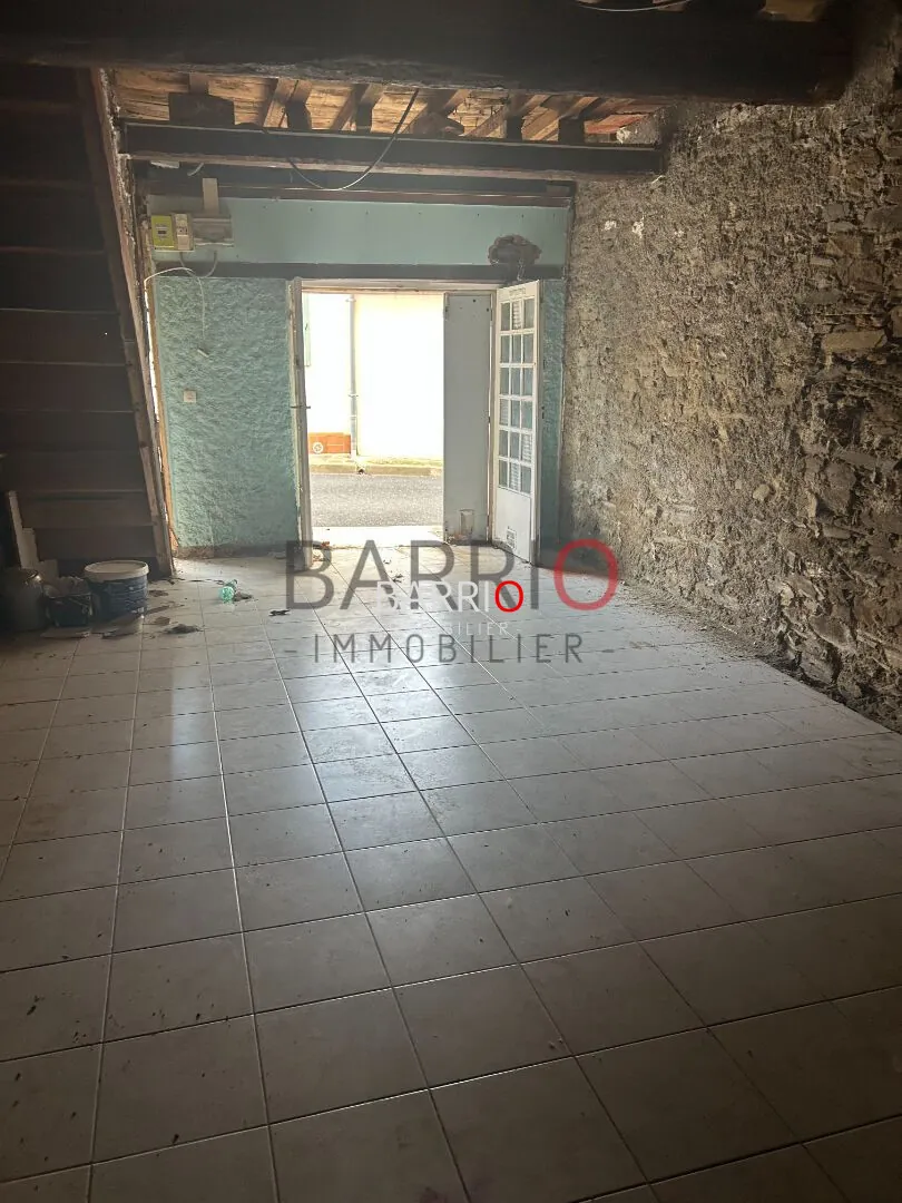 Appartement à fort potentiel à Port-Vendres - Investissez dans la rénovation 