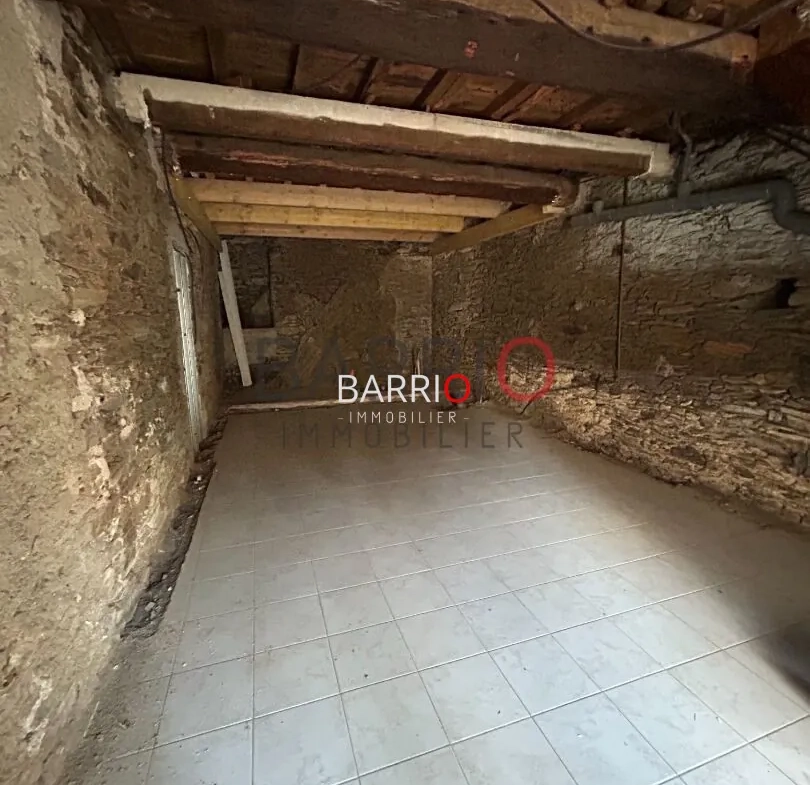 Appartement à fort potentiel à Port-Vendres - Investissez dans la rénovation 