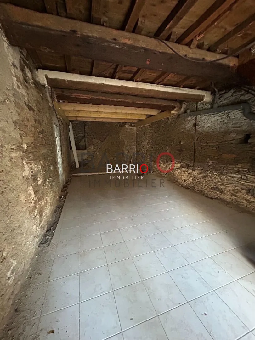 Appartement à fort potentiel à Port-Vendres - Investissez dans la rénovation 