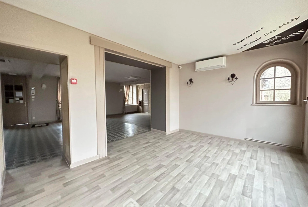 Ancienne propriété commerciale de 205 m² à Bruyères-et-Montbérault avec jardin et garage 