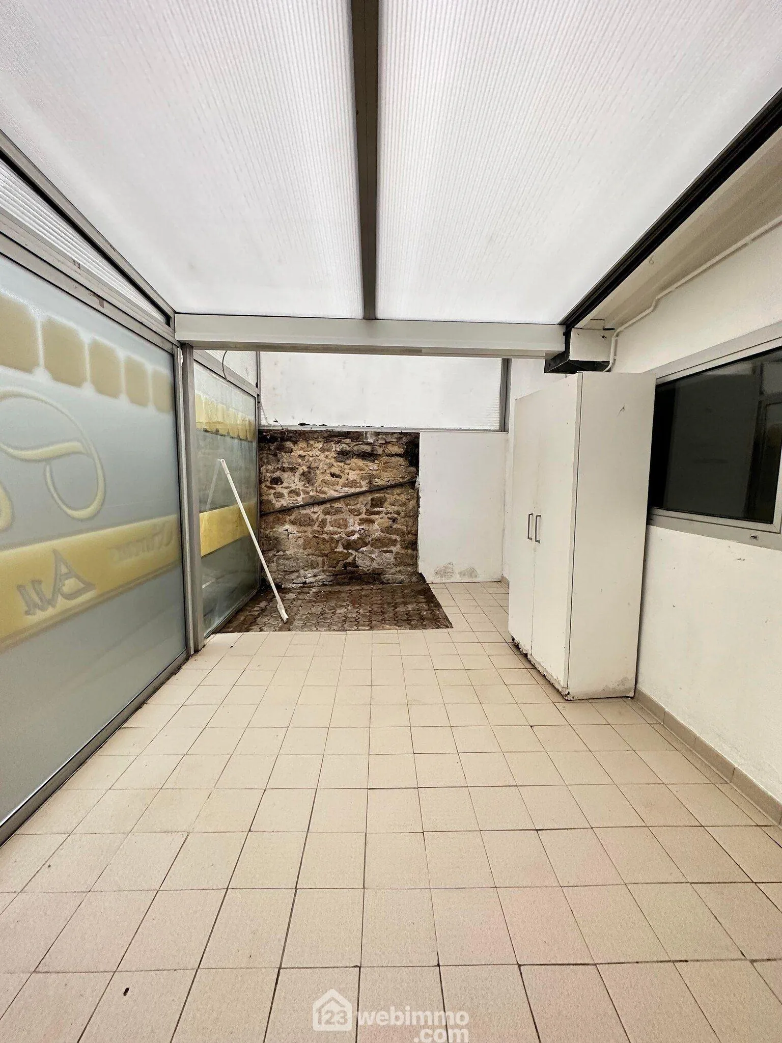 Ancienne propriété commerciale de 205 m² à Bruyères-et-Montbérault avec jardin et garage 
