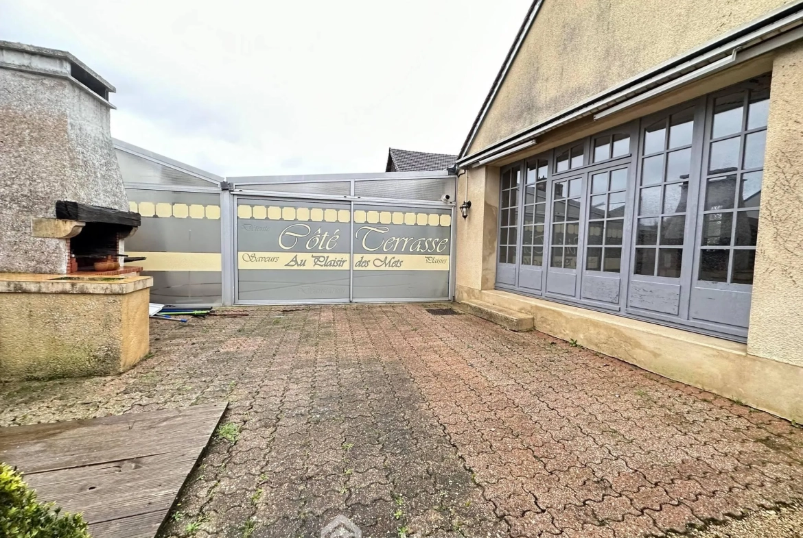 Ancienne propriété commerciale de 205 m² à Bruyères-et-Montbérault avec jardin et garage 