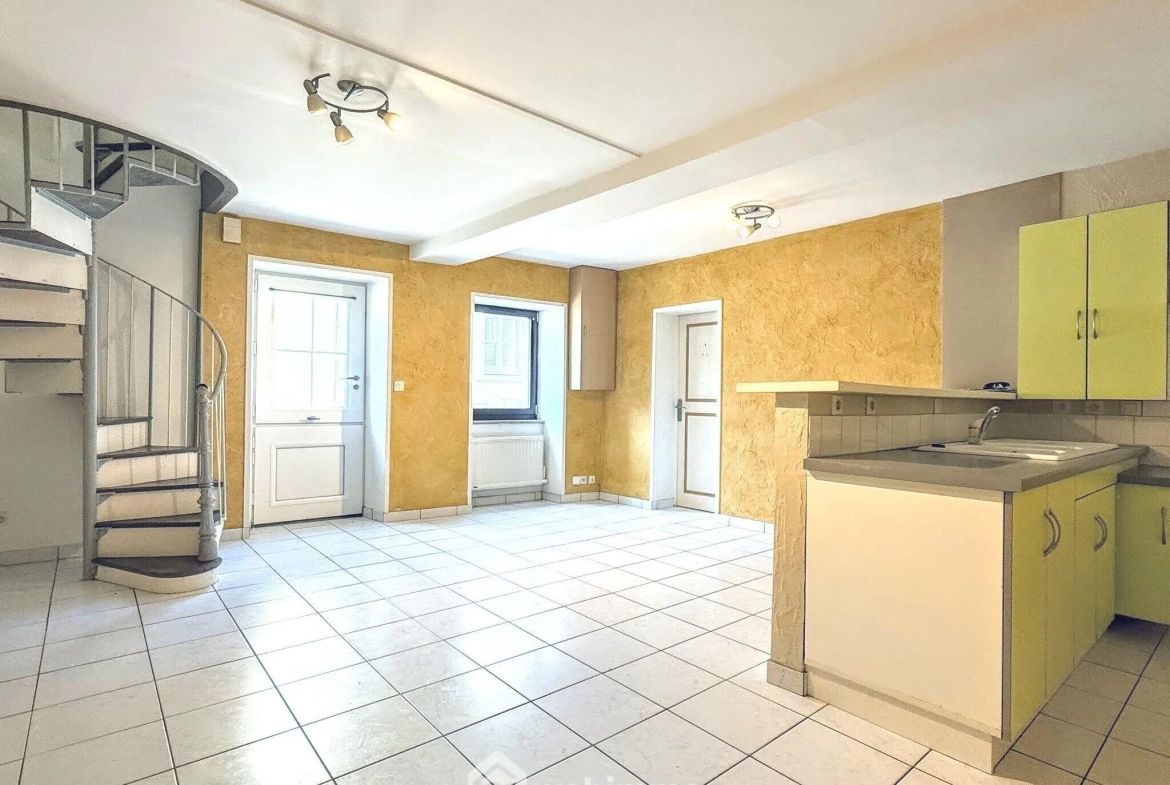 Maison de ville à vendre à Brain-sur-l'Authion - 61m², idéale pour investissement ou premier achat 