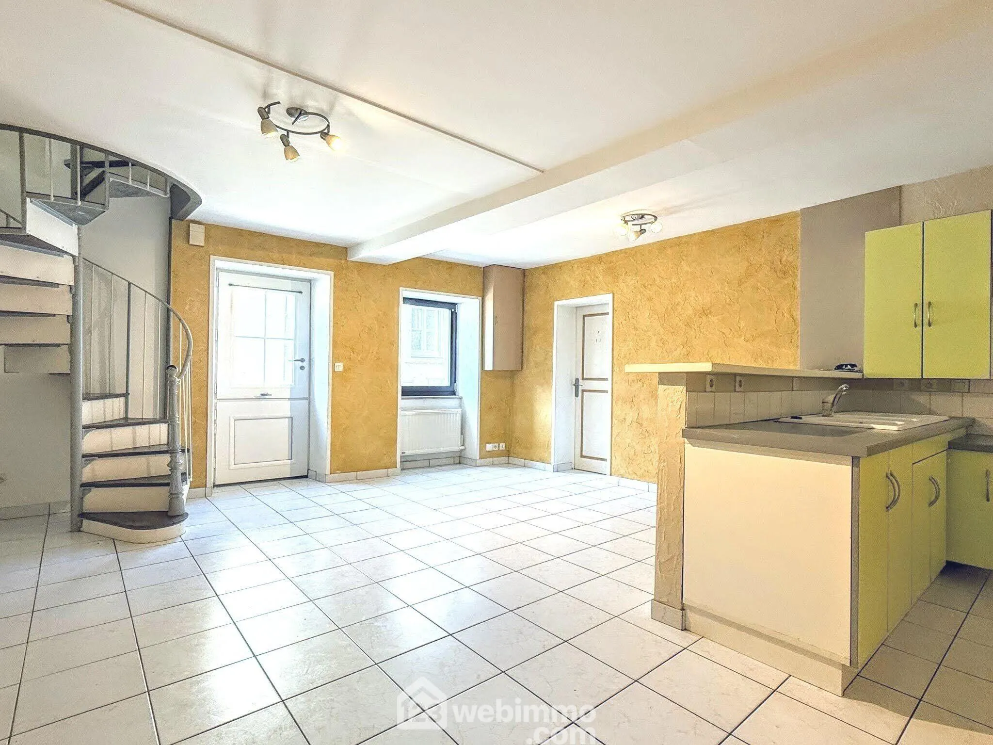 Maison de ville à vendre à Brain-sur-l'Authion - 61m², idéale pour investissement ou premier achat 