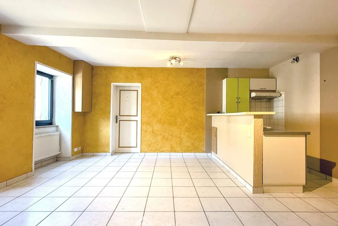 Maison de ville à vendre à Brain-sur-l'Authion - 61m², idéale pour investissement ou premier achat 