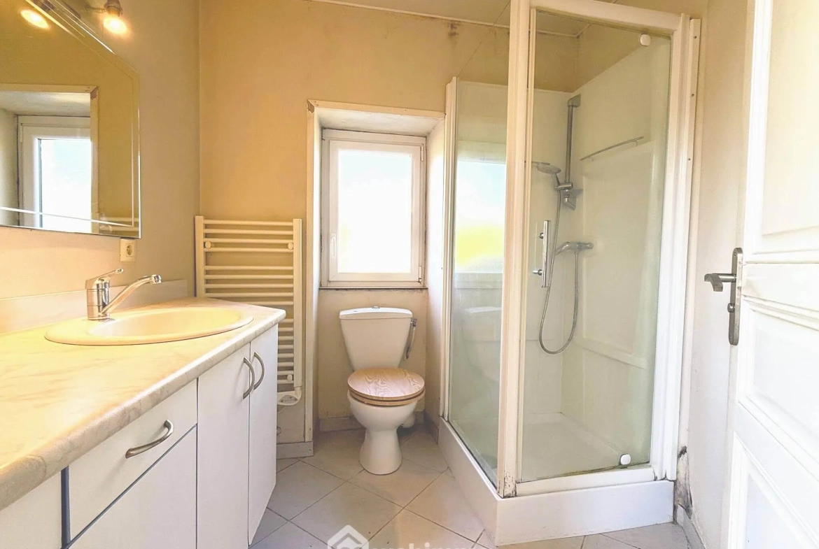 Maison de ville à vendre à Brain-sur-l'Authion - 61m², idéale pour investissement ou premier achat 