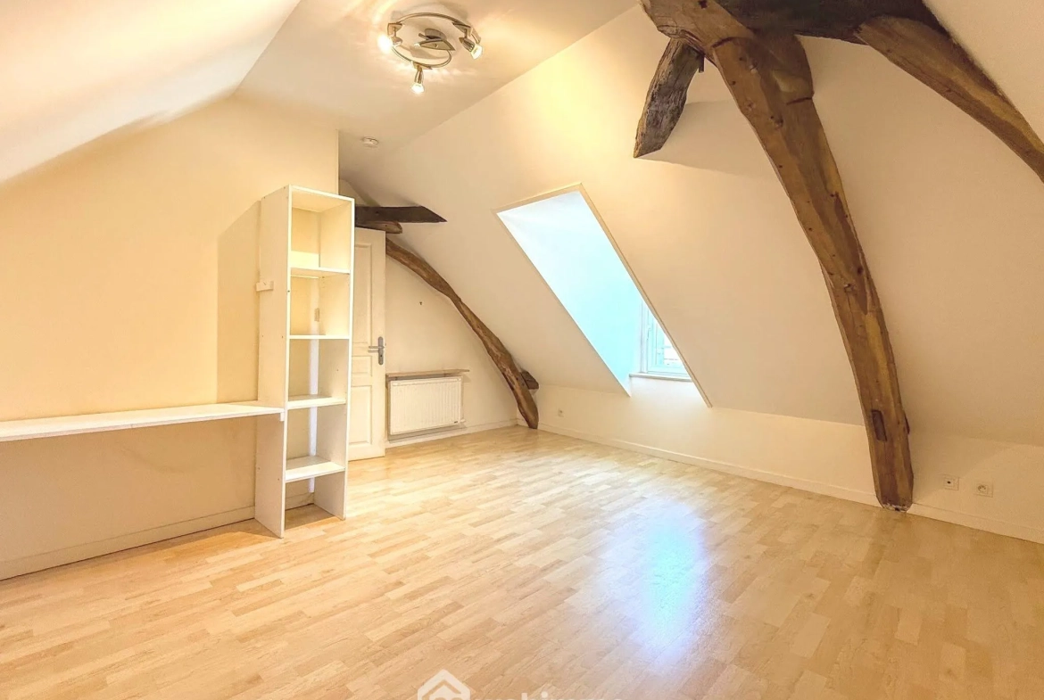 Maison de ville à vendre à Brain-sur-l'Authion - 61m², idéale pour investissement ou premier achat 