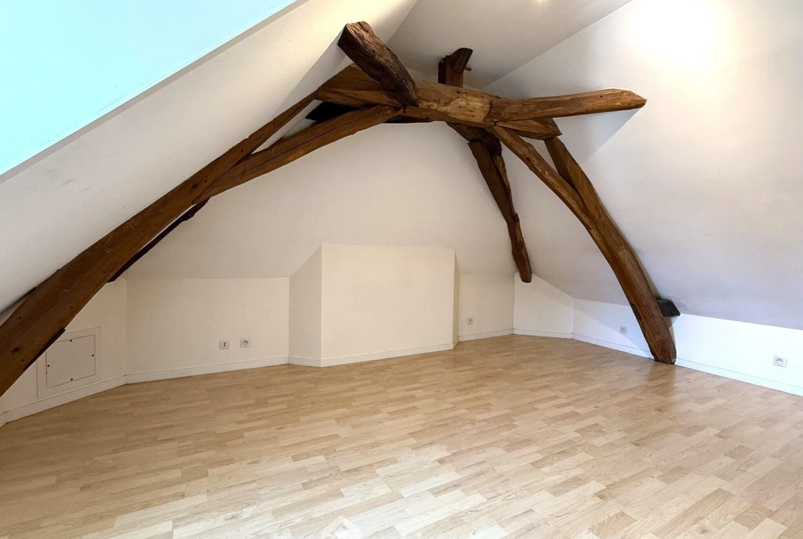 Maison de ville à vendre à Brain-sur-l'Authion - 61m², idéale pour investissement ou premier achat 