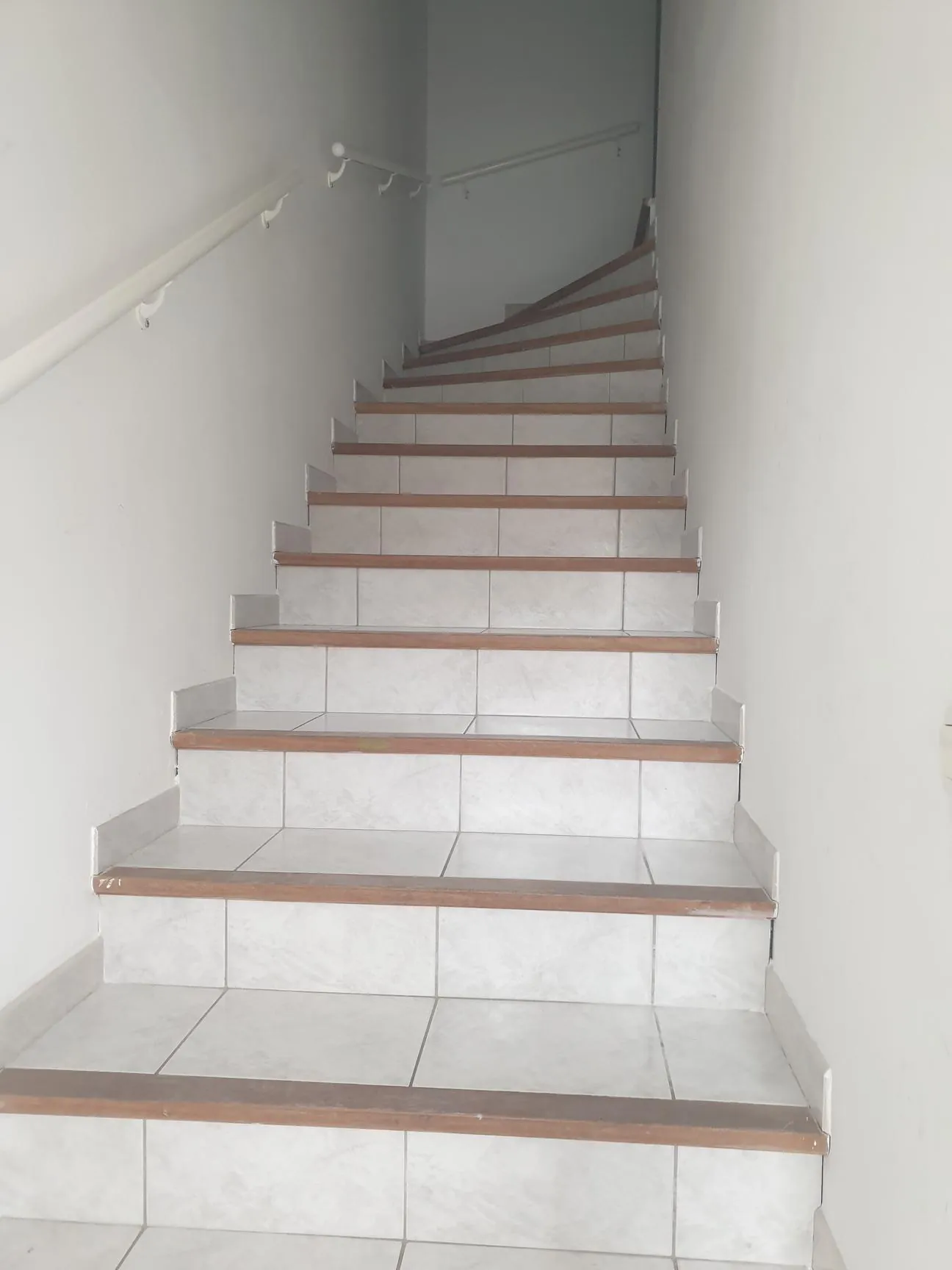 Maison lumineuse en centre-ville de Fabrègues, 78 m² rénovée avec terrasse et garage 
